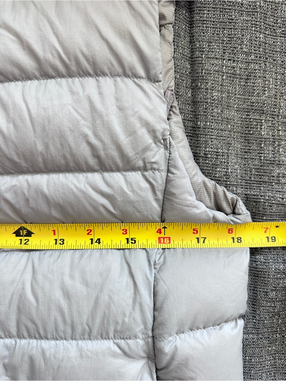 Uniqlo Women's Quilted Ultra Light Down Vest size S - Picture 14 of 15